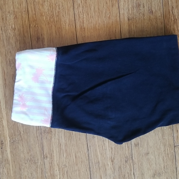 3 for $15 Black Cropped Workout Pants - Picture 3 of 4